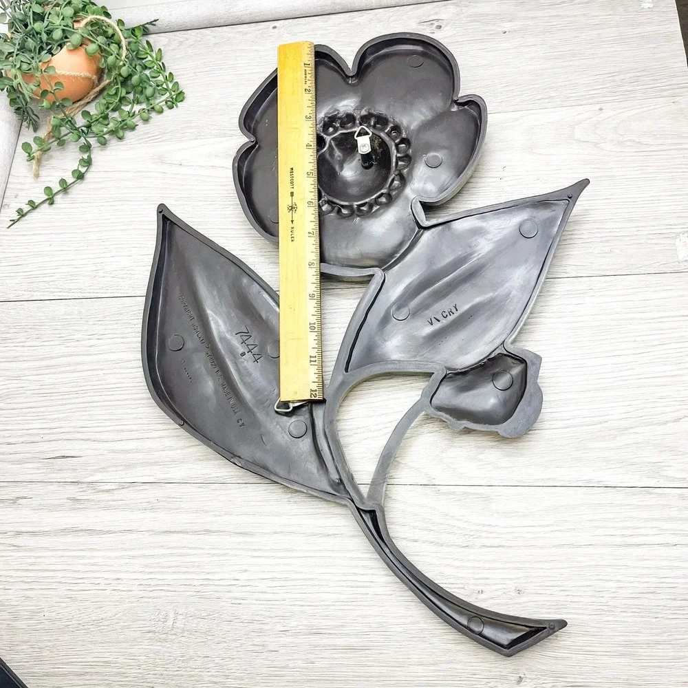 Vintage Syroco Faux Brass Flower Wall Decor - Mid-Century‎ Modern